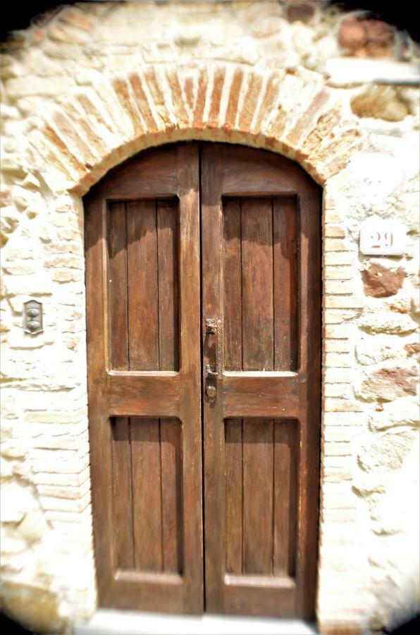 Il Mirtillo - A Truly Magical Place In The Heart Of Tuscany, Nestled In A Medieval Village Chianni Eksteriør bilde